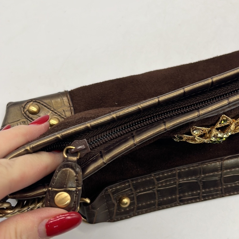 Pretty Brown faux Suede Handbag with Gold Brouch in the Center. - Picture 7 of 11